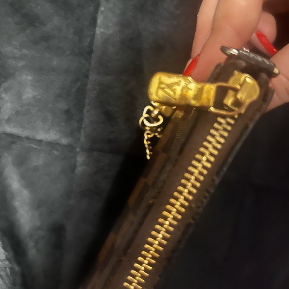 Authentic Louis Vuitton pochette - Picture 4 of 5